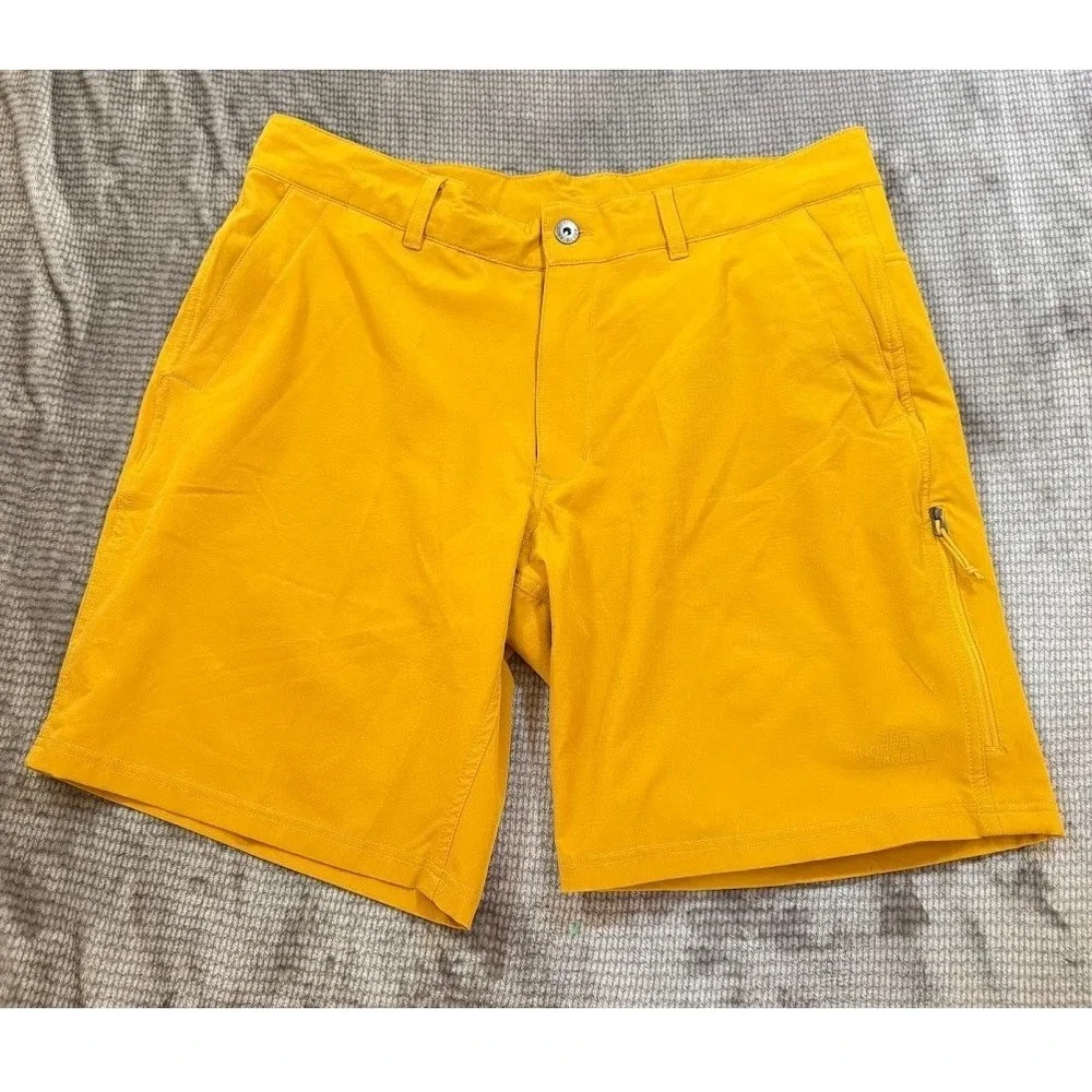 The North Face Mens Hiking Shorts Yellow Size 36X9 Technical Trail Cargo Shorts